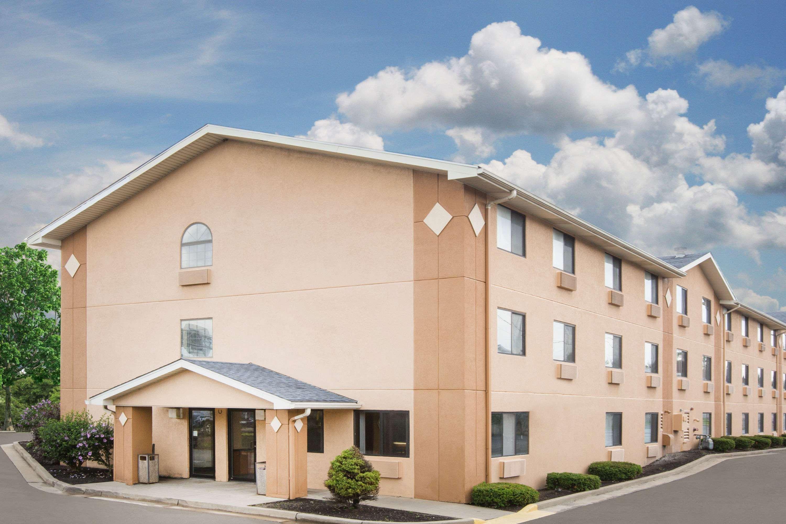 Hotel Super 8 By Wyndham Beckley Exterior foto
