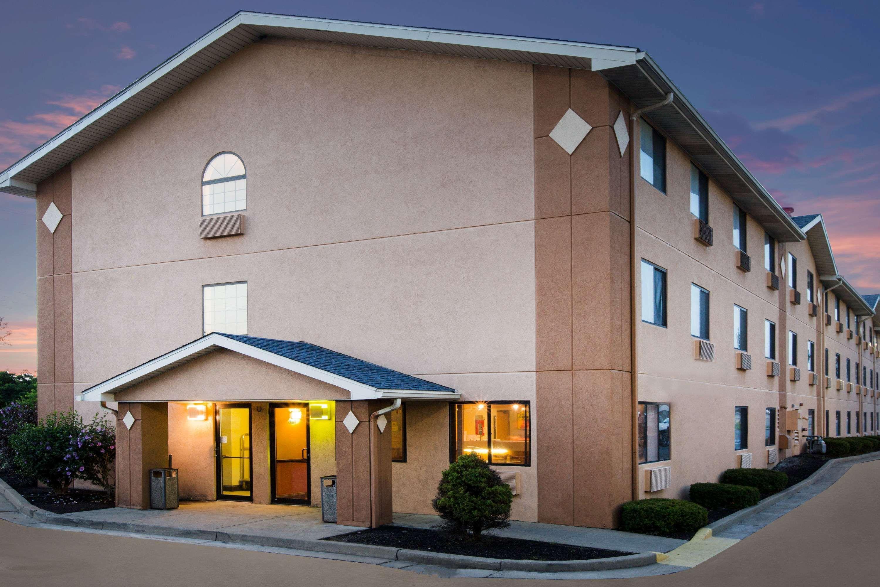 Hotel Super 8 By Wyndham Beckley Exterior foto